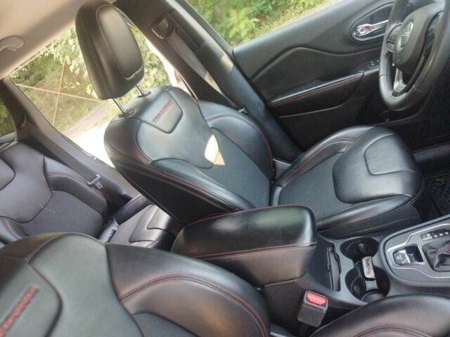 Черный Джип Чероки, объемом двигателя 3.25 л и пробегом 111 тыс. км за 18570 $, фото 7 на Automoto.ua