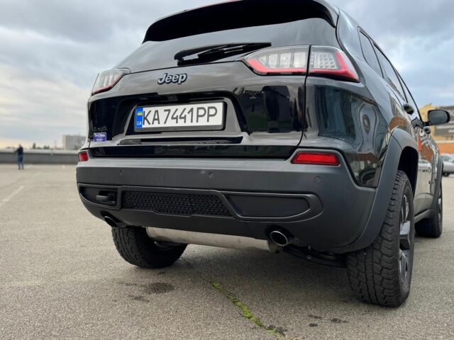 Джип Чероки 2019 в Киеве на Automoto.ua Черный Джип Чероки, объемом двигателя 3.2 л и пробегом 179 тыс. км за 17200 $, фото 2 на Automoto.ua
