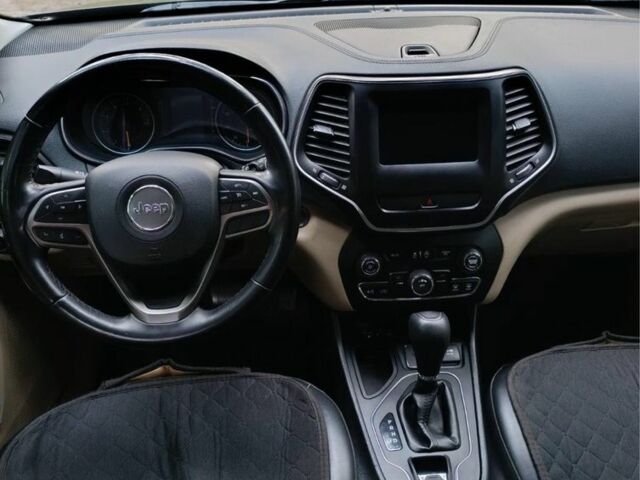 Джип Чероки 2019 в Чернигове на Automoto.ua Черный Джип Чероки, объемом двигателя 2.4 л и пробегом 107 тыс. км за 15500 $, фото 4 на Automoto.ua