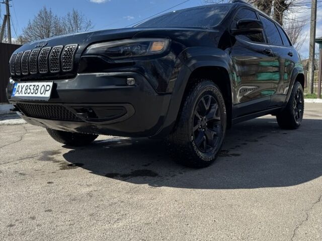Чорний Джип Cherokee, об'ємом двигуна 3.2 л та пробігом 120 тис. км за 19000 $, фото 1 на Automoto.ua