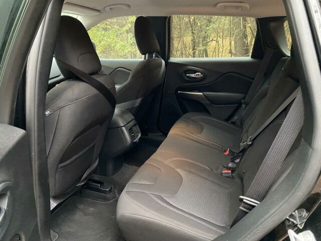 Чорний Джип Cherokee, об'ємом двигуна 2.4 л та пробігом 14 тис. км за 24500 $, фото 11 на Automoto.ua