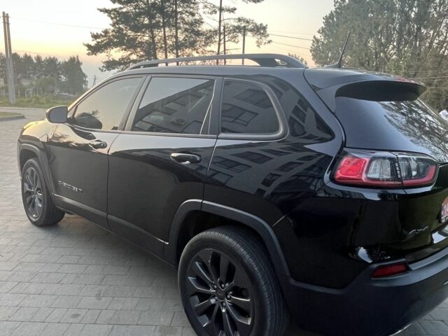 Чорний Джип Cherokee, об'ємом двигуна 3.2 л та пробігом 80 тис. км за 515 $, фото 1 на Automoto.ua