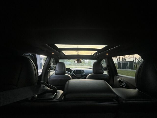 Чорний Джип Cherokee, об'ємом двигуна 3.2 л та пробігом 80 тис. км за 515 $, фото 6 на Automoto.ua