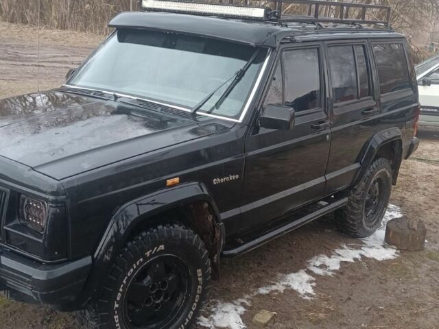 Черный Джип Чероки, объемом двигателя 4 л и пробегом 235 тыс. км за 2200 $, фото 2 на Automoto.ua