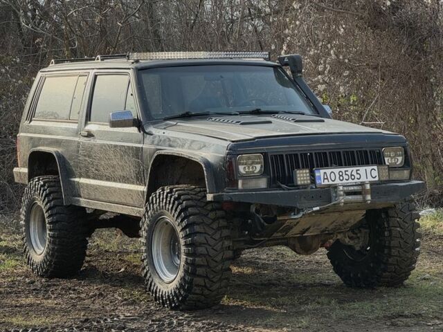Черный Джип Чероки, объемом двигателя 4 л и пробегом 1 тыс. км за 9500 $, фото 1 на Automoto.ua