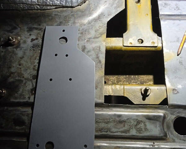 Черный Джип Чероки, объемом двигателя 2.1 л и пробегом 100 тыс. км за 12000 $, фото 24 на Automoto.ua