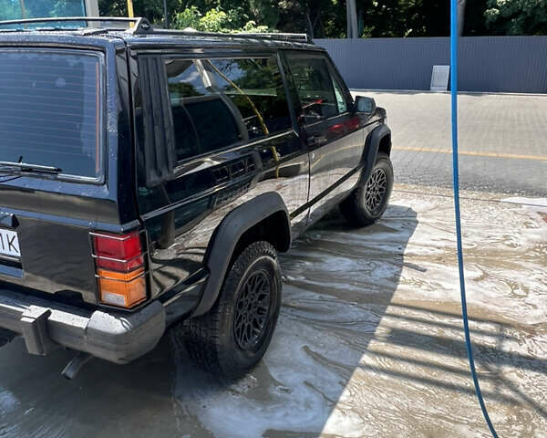 Черный Джип Чероки, объемом двигателя 2.1 л и пробегом 100 тыс. км за 12000 $, фото 13 на Automoto.ua