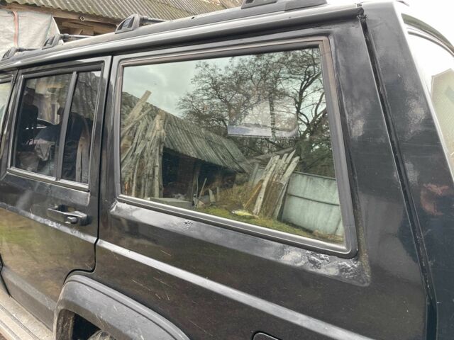 Черный Джип Чероки, объемом двигателя 4 л и пробегом 350 тыс. км за 3800 $, фото 5 на Automoto.ua