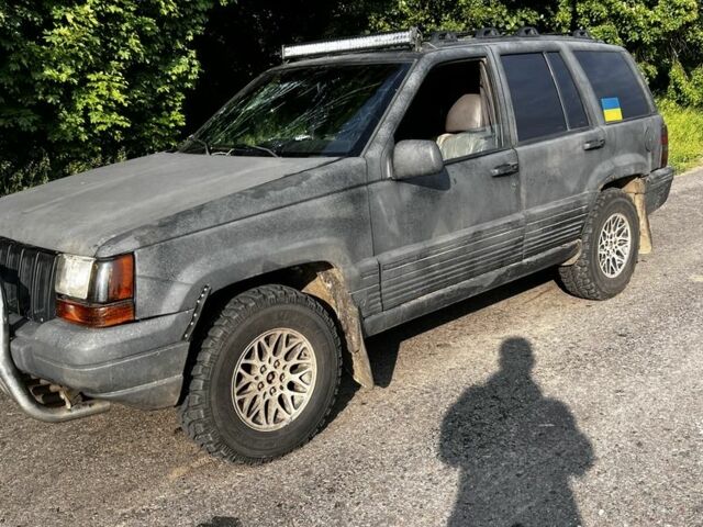 Чорний Джип Cherokee, об'ємом двигуна 4 л та пробігом 451 тис. км за 4000 $, фото 1 на Automoto.ua
