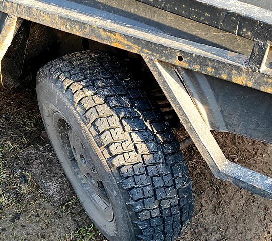 Чорний Джип Cherokee, об'ємом двигуна 25 л та пробігом 130 тис. км за 3800 $, фото 2 на Automoto.ua