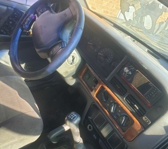 Черный Джип Чероки, объемом двигателя 0 л и пробегом 500 тыс. км за 999 $, фото 3 на Automoto.ua