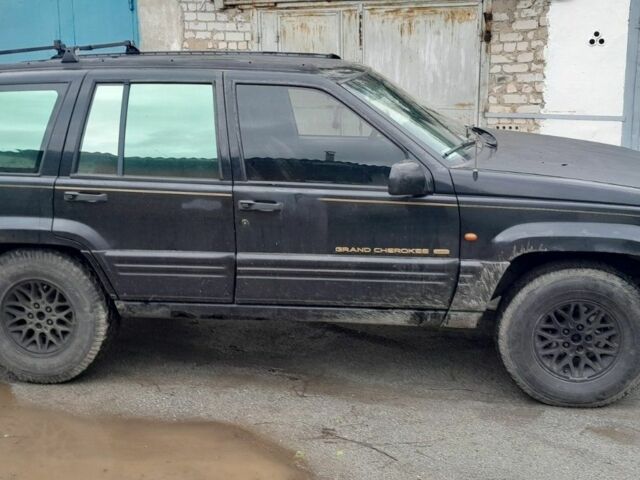 Чорний Джип Cherokee, об'ємом двигуна 0 л та пробігом 300 тис. км за 2800 $, фото 6 на Automoto.ua