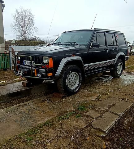 Чорний Джип Cherokee, об'ємом двигуна 2.5 л та пробігом 288 тис. км за 6700 $, фото 1 на Automoto.ua