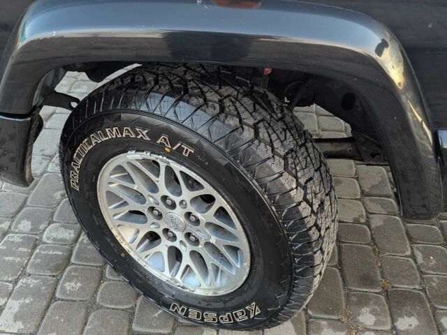 Чорний Джип Cherokee, об'ємом двигуна 0 л та пробігом 400 тис. км за 5000 $, фото 4 на Automoto.ua