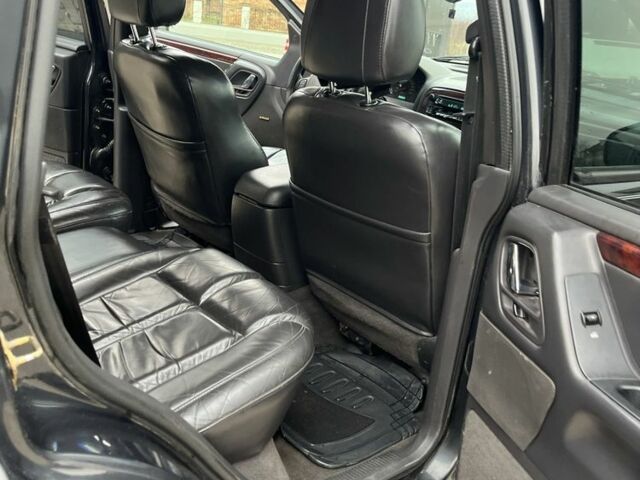 Черный Джип Чероки, объемом двигателя 3.1 л и пробегом 250 тыс. км за 3123 $, фото 10 на Automoto.ua