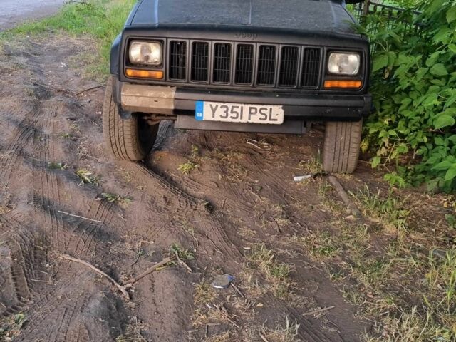 Чорний Джип Cherokee, об'ємом двигуна 2.5 л та пробігом 140 тис. км за 4000 $, фото 2 на Automoto.ua