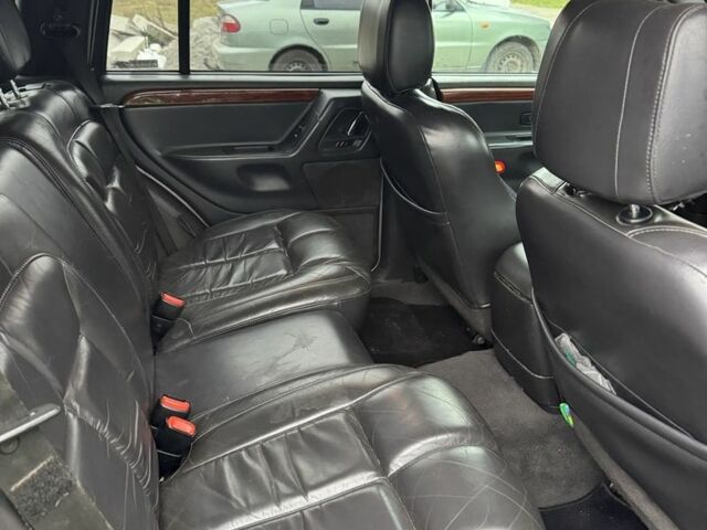 Чорний Джип Cherokee, об'ємом двигуна 2.7 л та пробігом 230 тис. км за 3250 $, фото 5 на Automoto.ua