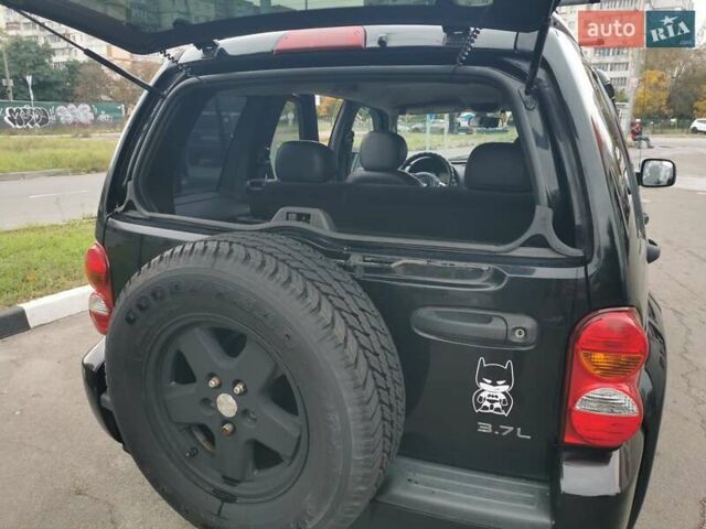 Джип Чероки 2002 в Киеве на Automoto.ua Черный Джип Чероки, объемом двигателя 3.7 л и пробегом 263 тыс. км за 7600 $, фото 2 на Automoto.ua