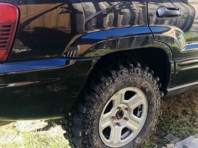 Черный Джип Чероки, объемом двигателя 2.7 л и пробегом 250 тыс. км за 7500 $, фото 5 на Automoto.ua