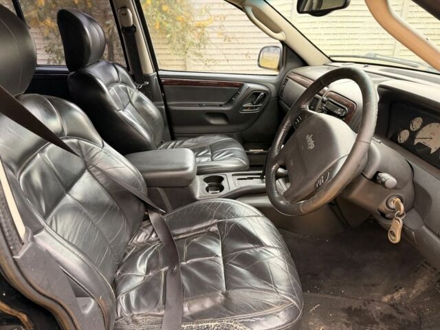 Чорний Джип Cherokee, об'ємом двигуна 2.7 л та пробігом 145 тис. км за 3300 $, фото 12 на Automoto.ua