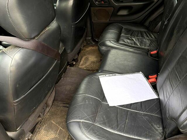 Чорний Джип Cherokee, об'ємом двигуна 2.7 л та пробігом 312 тис. км за 2200 $, фото 3 на Automoto.ua
