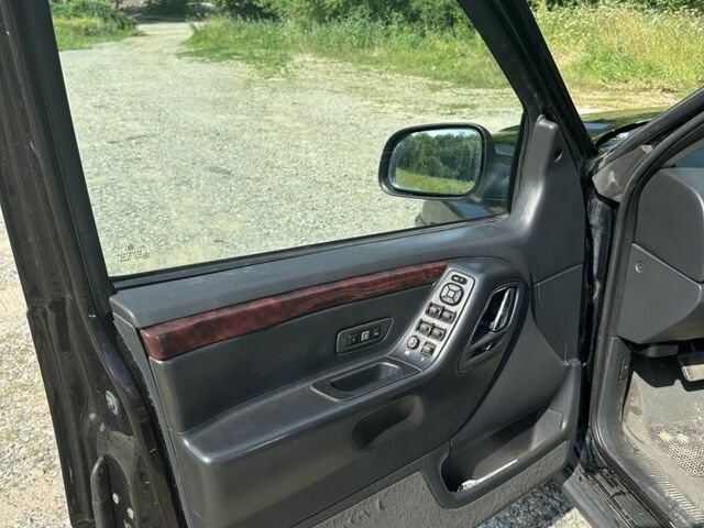 Чорний Джип Cherokee, об'ємом двигуна 0 л та пробігом 300 тис. км за 3800 $, фото 5 на Automoto.ua