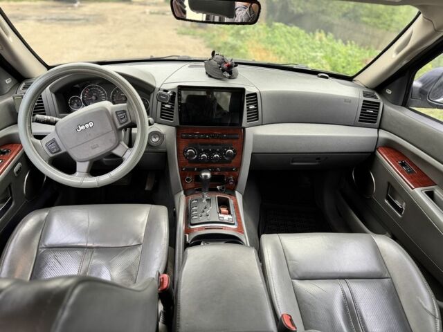Чорний Джип Cherokee, об'ємом двигуна 3 л та пробігом 311 тис. км за 9200 $, фото 6 на Automoto.ua