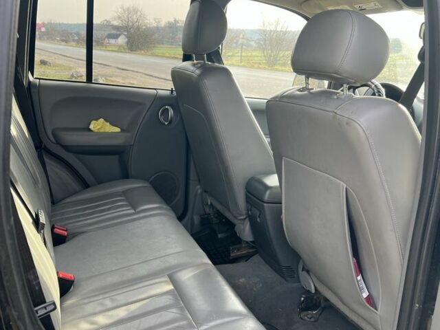 Черный Джип Чероки, объемом двигателя 2.8 л и пробегом 300 тыс. км за 5500 $, фото 3 на Automoto.ua