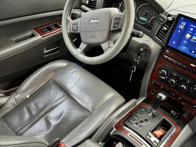 Чорний Джип Cherokee, об'ємом двигуна 3 л та пробігом 311 тис. км за 9200 $, фото 8 на Automoto.ua
