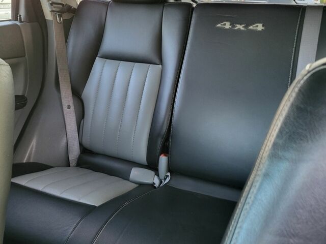 Чорний Джип Cherokee, об'ємом двигуна 3.7 л та пробігом 300 тис. км за 8000 $, фото 3 на Automoto.ua