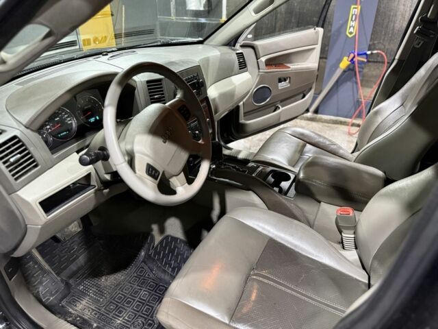 Чорний Джип Cherokee, об'ємом двигуна 3 л та пробігом 319 тис. км за 5000 $, фото 4 на Automoto.ua