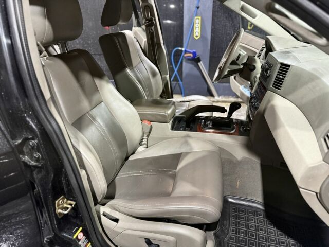 Чорний Джип Cherokee, об'ємом двигуна 3 л та пробігом 319 тис. км за 5000 $, фото 6 на Automoto.ua