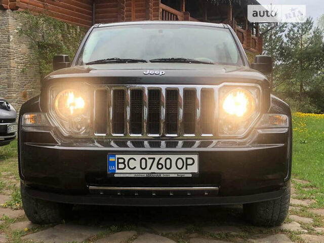 Чорний Джип Cherokee, об'ємом двигуна 2.78 л та пробігом 183 тис. км за 13000 $, фото 7 на Automoto.ua