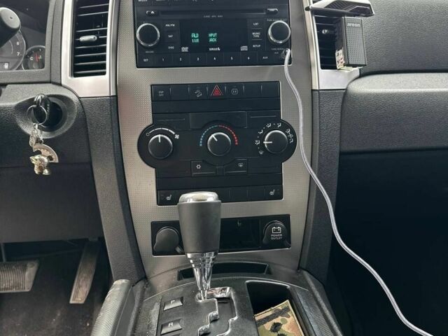 Чорний Джип Cherokee, об'ємом двигуна 3 л та пробігом 380 тис. км за 5499 $, фото 1 на Automoto.ua