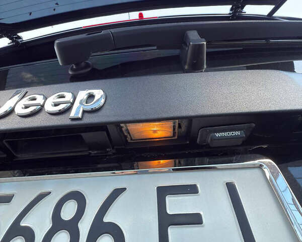 Черный Джип Чероки, объемом двигателя 2.77 л и пробегом 296 тыс. км за 12700 $, фото 11 на Automoto.ua