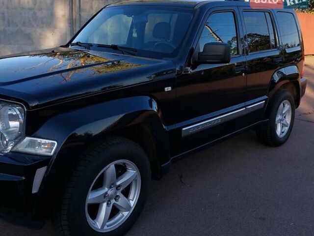 Джип Cherokee 2011 у Києві на Automoto.ua Чорний Джип Cherokee, об'ємом двигуна 2.8 л та пробігом 216 тис. км за 10500 $, фото 1 на Automoto.ua