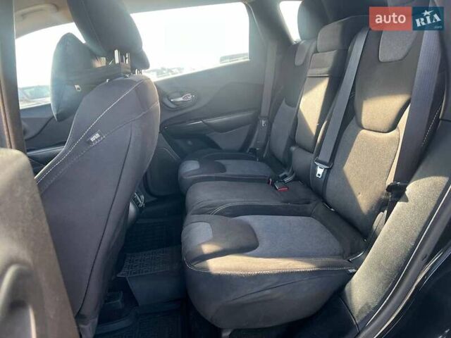 Чорний Джип Cherokee, об'ємом двигуна 2.4 л та пробігом 205 тис. км за 11190 $, фото 27 на Automoto.ua