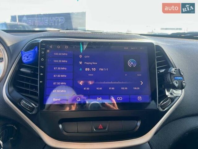 Чорний Джип Cherokee, об'ємом двигуна 2.4 л та пробігом 205 тис. км за 11190 $, фото 20 на Automoto.ua