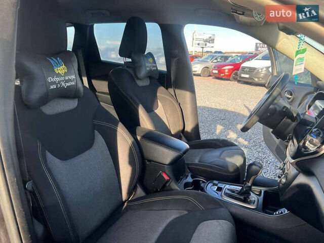 Чорний Джип Cherokee, об'ємом двигуна 2.4 л та пробігом 205 тис. км за 11190 $, фото 32 на Automoto.ua