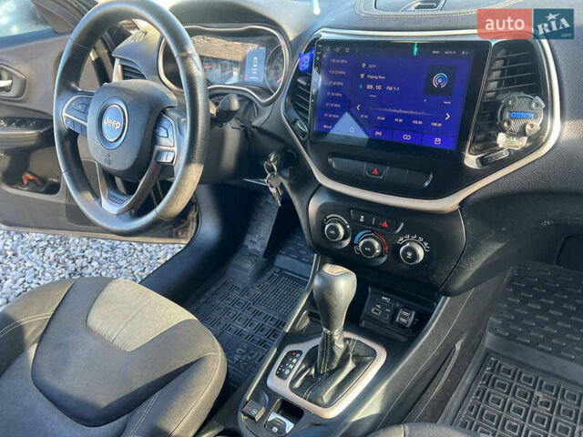 Чорний Джип Cherokee, об'ємом двигуна 2.4 л та пробігом 205 тис. км за 11190 $, фото 34 на Automoto.ua