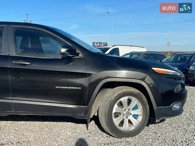 Чорний Джип Cherokee, об'ємом двигуна 2.4 л та пробігом 205 тис. км за 11190 $, фото 3 на Automoto.ua