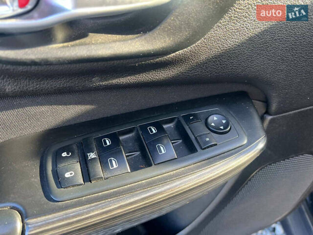 Чорний Джип Cherokee, об'ємом двигуна 2.4 л та пробігом 205 тис. км за 11190 $, фото 11 на Automoto.ua