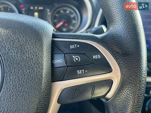 Чорний Джип Cherokee, об'ємом двигуна 2.4 л та пробігом 205 тис. км за 11190 $, фото 15 на Automoto.ua