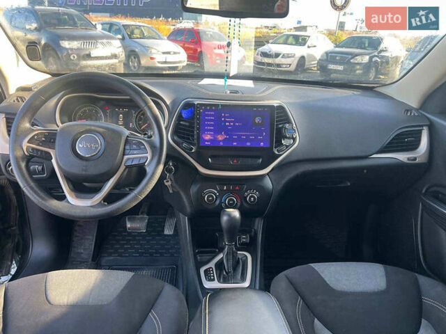 Чорний Джип Cherokee, об'ємом двигуна 2.4 л та пробігом 205 тис. км за 11190 $, фото 30 на Automoto.ua