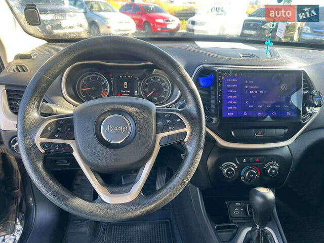 Чорний Джип Cherokee, об'ємом двигуна 2.4 л та пробігом 205 тис. км за 11190 $, фото 14 на Automoto.ua