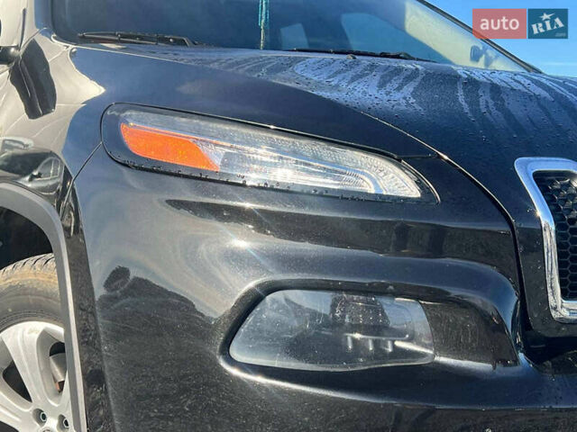 Чорний Джип Cherokee, об'ємом двигуна 2.4 л та пробігом 205 тис. км за 11190 $, фото 8 на Automoto.ua