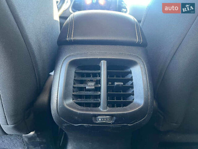 Чорний Джип Cherokee, об'ємом двигуна 2.4 л та пробігом 205 тис. км за 11190 $, фото 29 на Automoto.ua