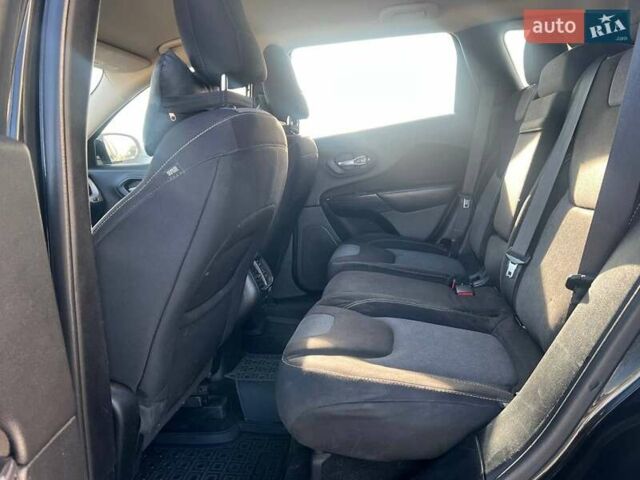 Чорний Джип Cherokee, об'ємом двигуна 2.4 л та пробігом 205 тис. км за 11190 $, фото 28 на Automoto.ua