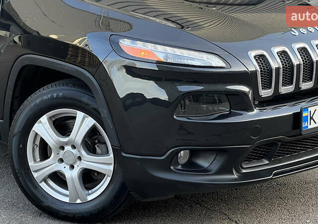 Черный Джип Чероки, объемом двигателя 2.4 л и пробегом 145 тыс. км за 12900 $, фото 3 на Automoto.ua
