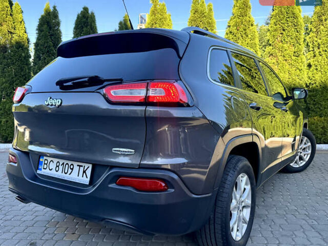 Чорний Джип Cherokee, об'ємом двигуна 2.36 л та пробігом 174 тис. км за 10450 $, фото 18 на Automoto.ua